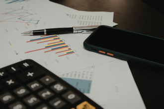 Em Consultoria Boutique: Como especialização e estratégia personalizada impulsionam resultados consistentes?, Victor Boris Santos Maciel analisa como abordagens sob medida elevam a performance empresarial com foco e precisão estratégica.